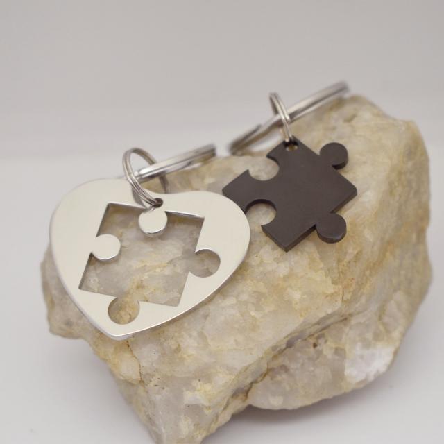 black silver heart puzzle couples keychain.jpg